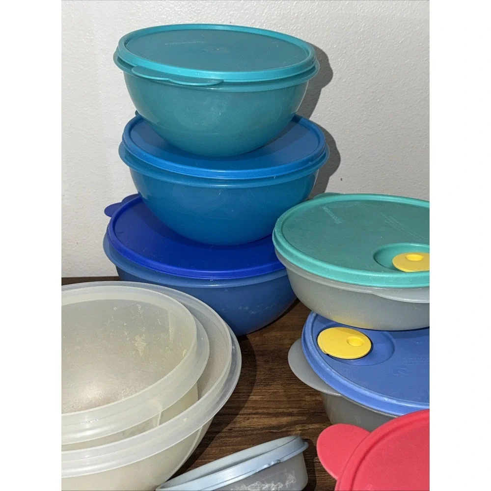 lot of 21 vintage tupperware Containers And Lids Various Colors And Sizes